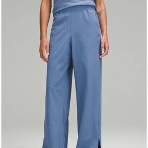 Lululemon stretch woven high rise wide leg pant